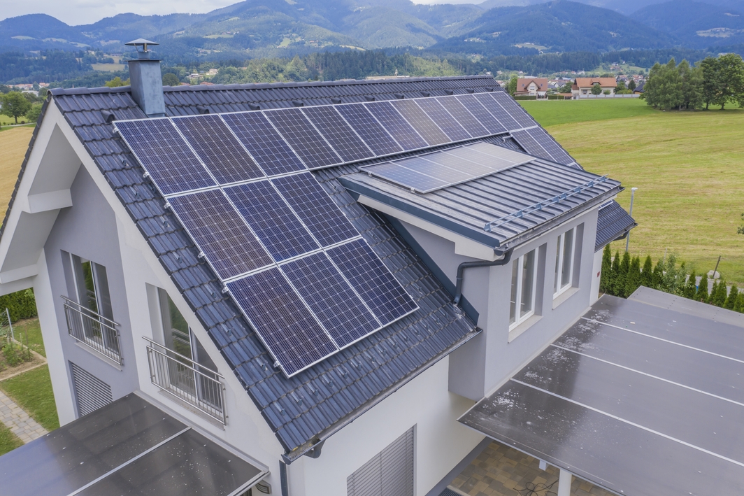 How to Evaluate Solar Panel Quotes and Avoid Common Sales Traps